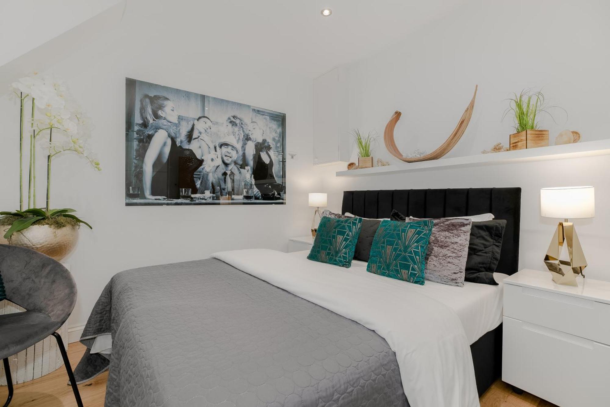 Cool Covent Garden Theatre Design Hub For Families Friends Couples Appartement
